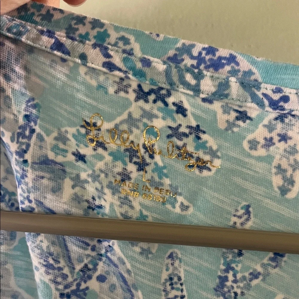 Lilly Pulitzer V-Neck Floral Print Women’s Top in Light Blue and Pink size Large - Picture 2 of 4